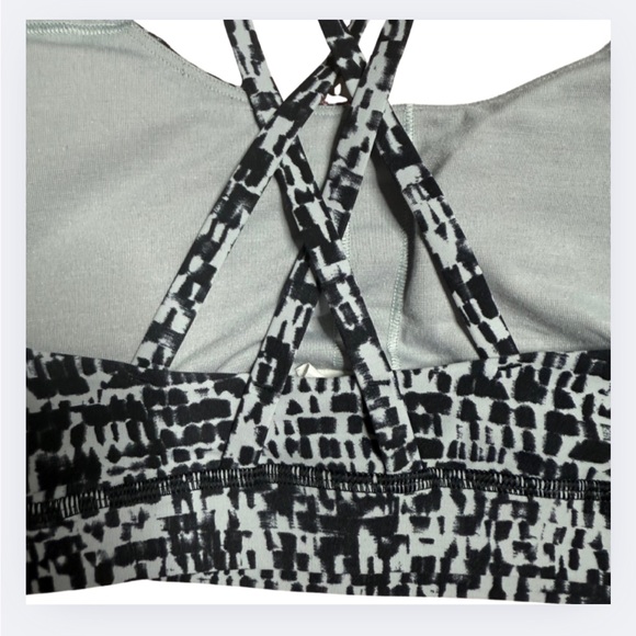 Lululemon Energy Bra Medium Support Size 14 in Urban Block Ice Grey Black - Picture 5 of 10